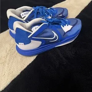 Nike Dynamic Blue and White Sneakers Nike Running Shoe Air Zoom Structure 21 - White/Gym Blue  main image 4